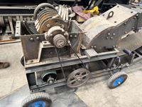 Palu penghancur Diesel Mobile untuk batu garam batu batu kapur emas Ore batu bara-ukuran kecil dengan komponen inti roda gigi laher Motor