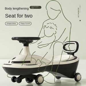 Auto Elettrica per Bambini a Quattro Ruote in Plastica con Design Anti-Ribaltamento e Ruote Girevoli a 360° per Età 1-12 |   Monopattino per l'allenamento dell'equilibrio - Product Image 1