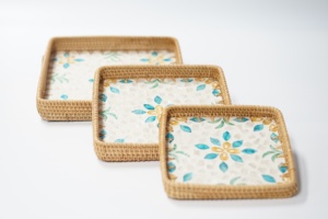 ถาดหวายทอมือที่มีน้ำหนักเบาทำให้ง่ายต่อการพกพาในขณะที่มีเสน่ห์แบบชนบท - Product Image 3