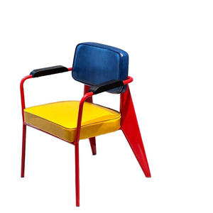 Silla de Comedor Estilo Memphis con Respaldo Tapizado, Estructura Roja, Asiento Azul, Respaldo Amarillo, Diseño Moderno, Muebles para Sala de Estar - Product Image 3