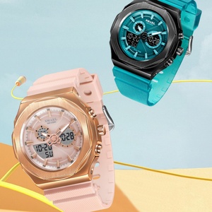 Reloj Deportivo Cronógrafo SMAEL 8102 Resistente al Agua, Reloj de Pulsera Electrónico Analógico-Digital Luminoso con Alarma, Correa de TPU para Buceo - Product Image 3