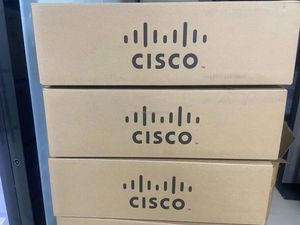 Commutateur réseau Cisco C9300X-24HX-E Catalyst 9300X 24 ports 2.5G PoE avec routage sécurisé et liaison montante 10GbE, géré et empilable - Product Image 4