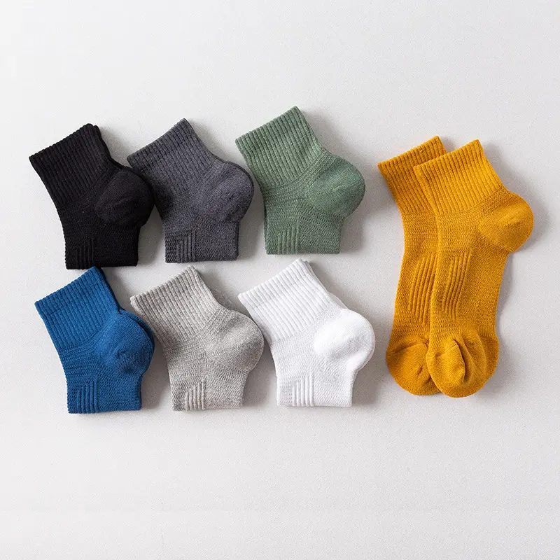 Moda erkekler katı renk sıkı havlu pamuk kaymaz ter emici tırmanma çorap içinde döngüler ile