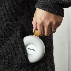 Boîte à pilules mini anti-perte moderne avec cordon, étui de rangement portable scellé à couvercle rabattable et compartiments pour médicaments et bijoux - Product Image 4