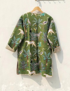 Veste matelassée en coton faite à la main, longue veste patchwork avec garnissage en duvet, design imprimé cousu à la main - Product Image 6