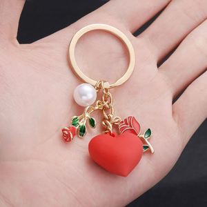 Nouveau porte-clés en forme de cœur avec rose 2025 – Cadeau créatif pour la Saint-Valentin, pendentif décoratif pour sac, porte-clés rose rouge - Product Image 4