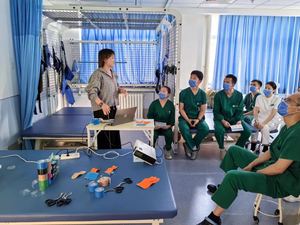 セルフカット防水キネシオロジーテープ5cmカスタムカラー弾性キネシオテープコットン通気性<span class=keywords><strong>K</strong></span>テープ筋肉回復用 - Product Image 4