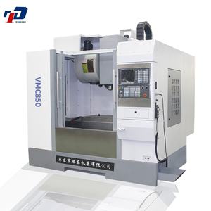 Fresatrice CNC Verticale VMC850 ad Alta Precisione, Centro di Lavorazione CNC a <span class=keywords><strong>4</strong></span> Assi con Mandrino BT40, Cambio Utensile Automatico a Singolo Mandrino - Product Image 1