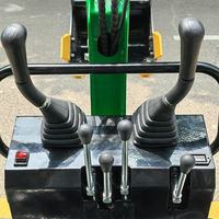 Mini-excavatrice hydraulique sur chenilles à bas prix, fiable et durable, avec moteur puissant, godet de 0,035 m³, compacte et robuste pour l'aménagement paysager