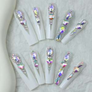 Uñas acrílicas artesanales de alta gama al por mayor, uñas postizas cuadradas de cobertura completa, con purpurina blanca, diseño de diamantes de imitación, personalizables. - Product Image 2