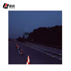 Năng lượng mặt trời đường Stud ánh sáng phản xạ an toàn giao thông phản chiếu lớn lên vỉa hè đánh dấu nhựa Mèo mắt đường đinh tán - Product Image 6