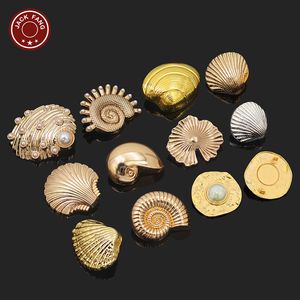 Botones de Metal con Forma Irregular Personalizados de Button Factory, Botones con Logotipo Grabado y Perla para Ropa - Product Image 1