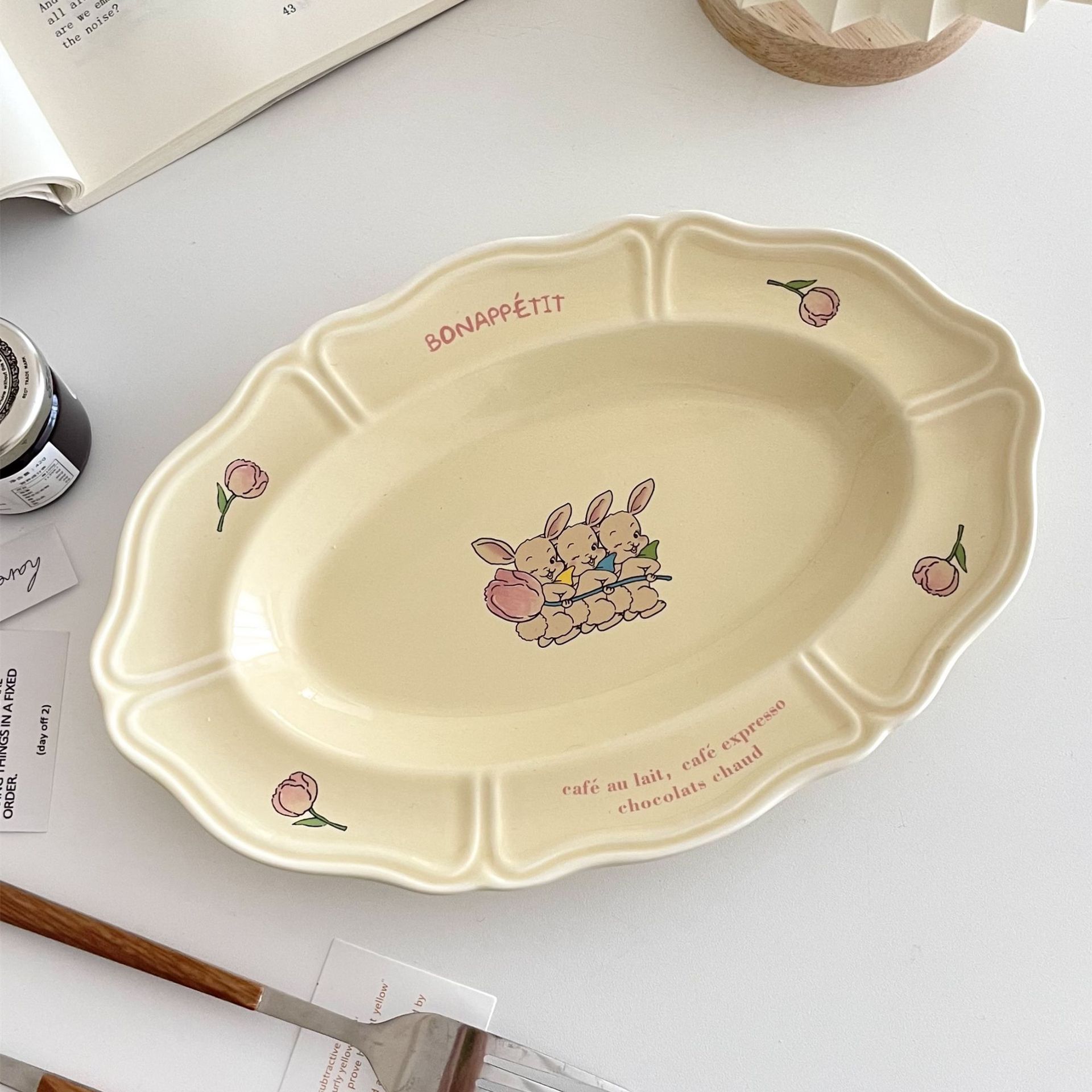 Three bunnies-lace oval disc white