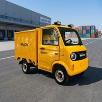 Les camionnettes électriques chinoises de haute qualité sont utilisées pour la livraison express de colis et le transport logistique.