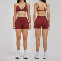 Ensemble de yoga effet seconde peau avec logo personnalisé |   Ensemble sexy de soutien-gorge de sport à bretelles spaghetti et short |   Tenues de sport 2 pièces sans couture pour la gym - Fabrication en usine