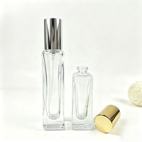 Botol parfum persegi kosong Mini sampel 15ml botol parfum semprot kaca botol isi ulang parfum dengan kemasan