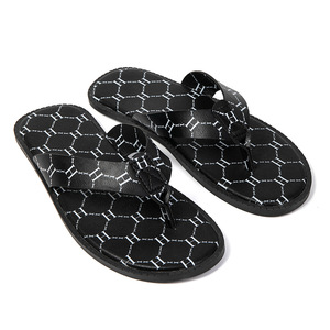 Tongs pour hommes antidérapantes avec semelle extérieure en EVA, à bout ouvert, légères, pour l'été et l'extérieur, avec empeigne synthétique à motif imprimé - Product Image 3