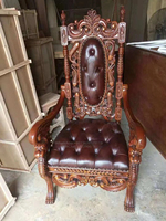 Chaise de juge sculptée en bois massif à dossier haut avec siège en cuir trône de roi classique doré pour salon Villa