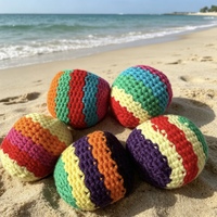 Sac en crochet tricoté à la main avec balles sensorielles en peluche, idéal pour les activités décontractées et les rassemblements