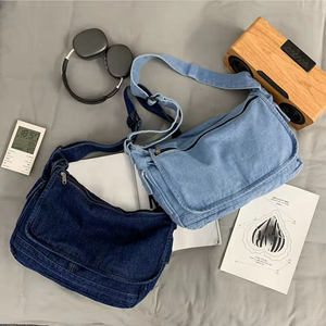 Version coréenne Niche Design <span class=keywords><strong>Sac</strong></span> à bandoulière pour <span class=keywords><strong>femme</strong></span> <span class=keywords><strong>Sac</strong></span> à bandoulière en denim à la mode pour étudiants pour les <span class=keywords><strong>cours</strong></span> d'hiver, d'automne et d'été - Product Image 4
