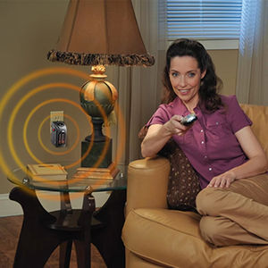 Calentador Eléctrico Enchufable con Control Remoto, Pantalla Digital, 400W, Temporizador Programable, Uso Interior, Diseño Compacto, 250 pies cuadrados - Product Image 3