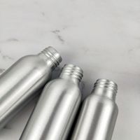 Bouteille d'eau réutilisable en aluminium personnalisée de 500 ml avec bouchon à vis en métal