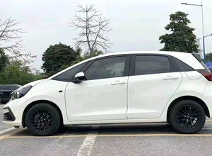 热销汽油车本田飞度2023新款紧凑型1.5L汽油轿车迷你二手车带真皮内饰来自中国 - Product Image 2