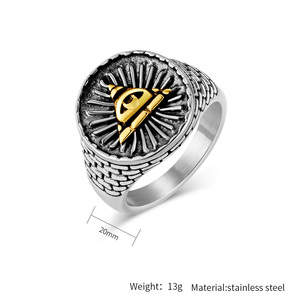 Anello da Uomo Elegante e Sofisticato con Design Vintage a Piramide Egizia in Acciaio Inossidabile che Raffigura l'«Occhio di Dio» - Product Image 2