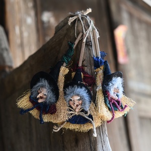 Halloween Witch Broom Pendant String Fabricantes Venda para Outdoor Halloween Party Decorações - Product Image 1