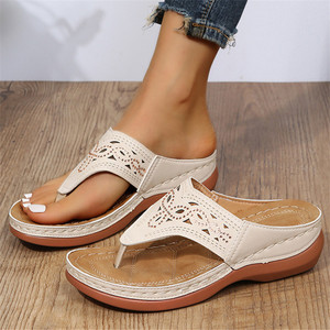 Sandalias Nuevas 2026, Tallas 36-43, con Suela Gruesa de Espiga, Sandalias de Playa con Diseño Hueco y Diamantes para Mujer, Calzado de Verano - Product Image 5