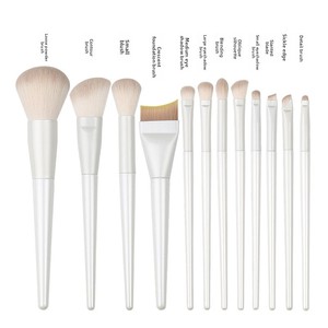 ชุดแปรงแต่งหน้า 12 ชิ้น ด้ามไม้ ขนแปรงสังเคราะห์ ขนแปรงซุปเปอร์แบดเจอร์ ประกอบด้วยแปรงปัดแป้ง แปรงปัดแก้ม-แบบเฉียง - Product Image 4