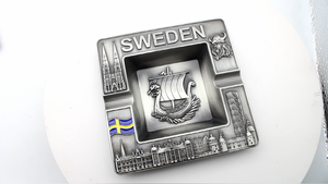 Cenicero <span class=keywords><strong>de</strong></span> Metal con Diseño <span class=keywords><strong>de</strong></span> Barco Vikingo y Edificio Urbano, Recuerdo Turístico <span class=keywords><strong>de</strong></span> <span class=keywords><strong>Suecia</strong></span>, Decoración para el Hogar, Bar o Escritorio, Regalo <span class=keywords><strong>de</strong></span> Viaje - Product Image 3