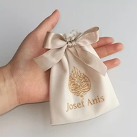Bon marché, logo personnalisé, petite boucle d'oreille en dés, bracelet, collier, bijouterie, pochette d'emballage en velours anti-poussière, sac à bijoux en daim avec cordon de serrage