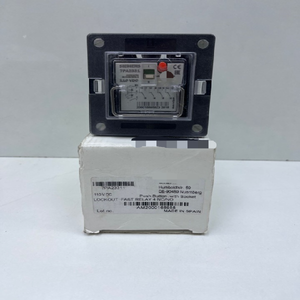 Botón Pulsador 7PA23311 con Enchufe 110V Nuevo Controlador PLC SIEMENS con RS485 para Automatización Industrial - Product Image 1