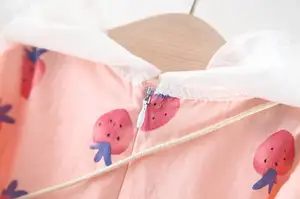 फैंसी गिरावट बच्चा कपड़े बच्चे को लड़कियों के 2023 बच्चों को नई शैली लंबी आस्तीन स्ट्रॉबेरी प्रिंट गुलाबी प्यारा शरद ऋतु बच्चों पोशाक