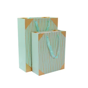 बैंग्डी फैक्ट्री कस्टम मुद्रित सफेद कार्ड उपहार बैग छोटे व्यवसाय के लिए रिबन टाई धनुष के साथ