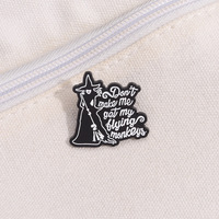 Ne me faites pas dire que je suis une sorcière, épinglette en émail avec inscription « Flying Monkeys », broche de sorcellerie, badges en métal magiques pour sorcières, épingles d'Halloween