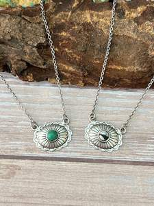 สร้อยคอเงินสเตอร์ลิงทำมือสวยงามประดับด้วยคิงแมนเทอร์ควอยซ์และไวท์บัฟฟาโลสำหรับผู้หญิง - Product Image 2