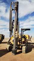 Foreuse sur chenilles pour pieutage solaire, produit phare de Tezhong Machinery, best-seller mondial, pour un pieutage et un forage efficaces