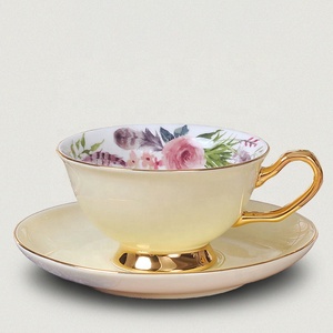 Set di <span class=keywords><strong>Tazze</strong></span> da Tè in Ceramica <span class=keywords><strong>Vintage</strong></span> con Cucchiaino e Piattino, Tazza da Caffè in Fine Porcellana Bone China Rosa - Product Image 4