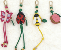 Nouveau porte-clés en cuir miniature à thème insectes imprimé UV, mignon et durable, accessoires de sac pour elle