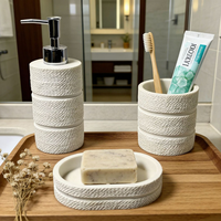 Ensemble d'accessoires de salle de bain en résine blanche à texture tissée, distributeur de savon, gobelet, porte-savon drainant, kit de bain 3 pièces pour la maison, l'hôtel, la salle de bain