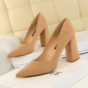 2024 Mùa Hè Mới Thiết Kế Kích Thước Lớn Dây Đeo Chéo Nền Tảng Chunky Nêm Gót Dép Màu Đỏ Dưới Gót - Product Image 1