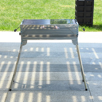 Grilles de barbecue portables de style simple Conception de longues jambes pliables pour pique-nique de camping en plein air et grillade au charbon de bois de barbecue