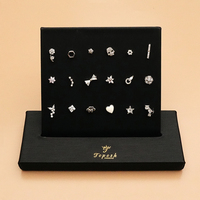 Présentoir mural Toposh en résine pour bijoux de piercing, boucles d'oreilles, bracelets, bagues et colliers – Grande taille pour la vente au détail
