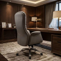 Chaise de bureau ergonomique de luxe en cuir avec accoudoirs, siège et dossier confortables, base en acier, siège pivotant