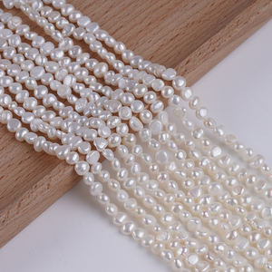 ไข่มุกบาร็อคสีขาวขนาดเล็ก 4-5 มม. ร้อยเป็นเส้น มีรูด้านข้าง สำหรับทำเครื่องประดับ ขายส่ง - Product Image 3
