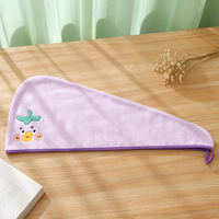 Serviette de séchage pour cheveux en polaire corail brodée avec un motif de dessin animé mignon, super absorbante et à séchage rapide, turban pour cheveux pour femmes