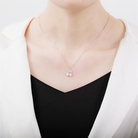 Sélection brillante S925 argent pur 50 points Moissanite cerise collier été véritable pendentif lumière luxe niche clavicule chaîne