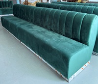 Ensemble de banquette moderne en velours vert avec dossier cannelé pour restaurant, hôtel, salon, café, salle à manger et séjour